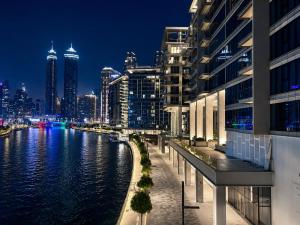 Cozy Canal Front 1BR Safa Park Views Near Downtown