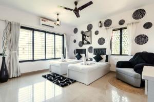 Spacious 3BHK Family Suite Near Growels Mall Next to Western Express Highway