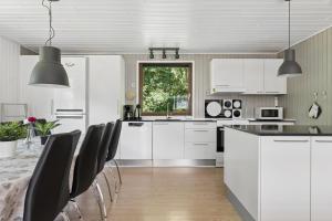 Spacious Holiday Home In Scenic Arrild