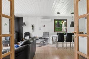 Spacious Holiday Home In Scenic Arrild