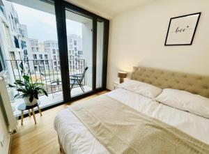 Veronika Home
