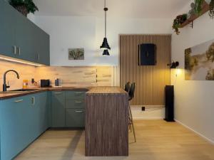 Urban Forest Brno - Design, Garage & Balcony