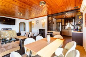 Seaview & Nature Retreat - Filiatras Cozy Hideaway