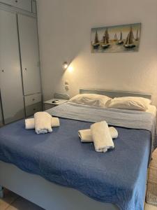 Coastal studio 10 steps from Agia Pelagia beach 2