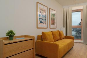 Stylish 3BR with Sauna by Metro