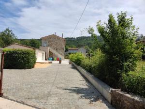Mas de la Châtaigneraie gîte Marronnier piscine partagée