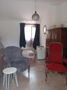 Mas de la Châtaigneraie gîte Marronnier piscine partagée