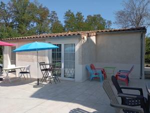 Mas de la Châtaigneraie gîte Marronnier piscine partagée