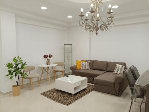 Barakat 2 floor 3 bedroom apartment 8 person