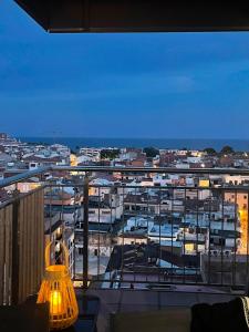Panoramic sea views, 11th floor
