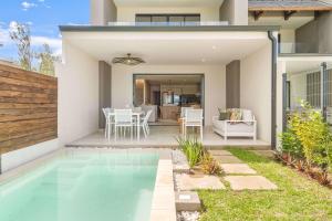 Villa Nalu - Luxury Beachfront Duplex & Pool