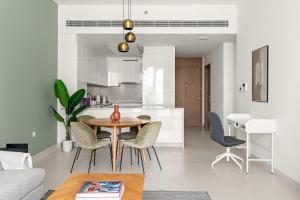 Silkhaus Vacation Homes Luxe 3BR Apartment by the Canal