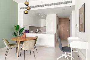 Silkhaus Vacation Homes Luxe 3BR Apartment by the Canal