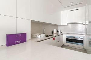 Silkhaus Vacation Homes Luxe 3BR Apartment by the Canal