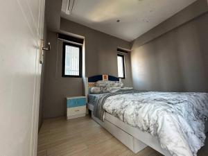 8th floor apartment with two bedrooms