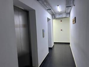 8th floor apartment with two bedrooms