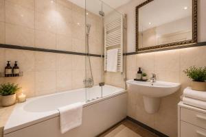 Charming Residence Near Charles Bridge