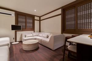 Muonjae by Anook Daejeon Terminal Complex