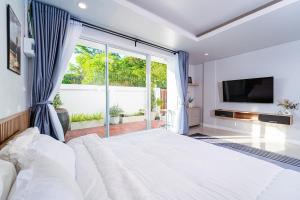 3BR Hillside Pool Villa Rooftop SeaViews