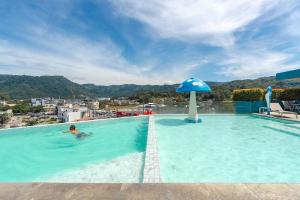 Kamala Beach Infinity Pool Apt