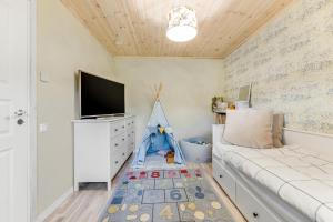 3BR family home with huge garden&free parking