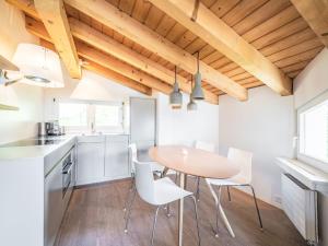 Apartment Cocoon-Laax by Interhome