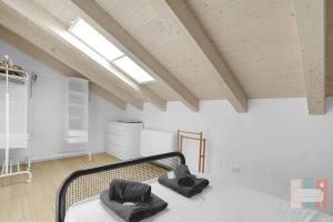 MO64 - Elegante Attico Duplex con 2 Bagni