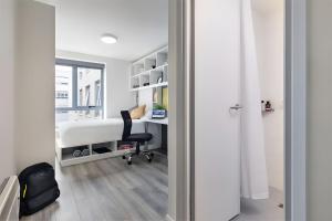 Sky-high sea views - industrial chic design apartment
