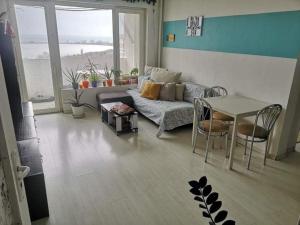Sky-high sea views - industrial chic design apartment