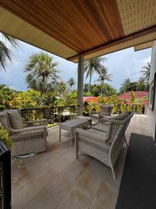 The Three Palm Villa