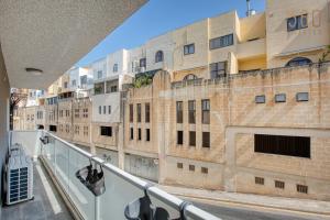 3-Bedroom Apartment with Lift and Balcony, Birkirkara