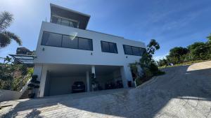 Ocean Hills Villa C - BangTao Layan 5 bedrooms