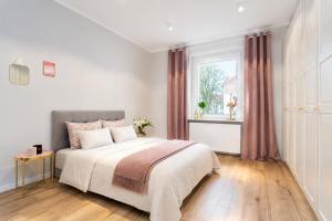 Flamingo Beach by Praia Apartments