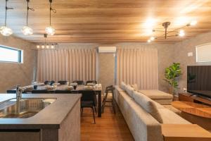New Luxury home Free parking2 4BR 14 guests