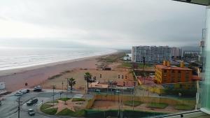 Depto. frente a la playa con hermosa vista al mar y faro La Serena
