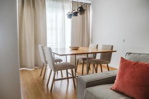 Estoril Coastal Retreat By Local