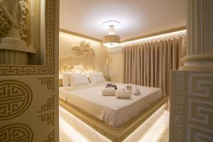 CENTAURIA Greek Luxury Suite 5 Port Gate 7-8 & Cruises Gate 11-12