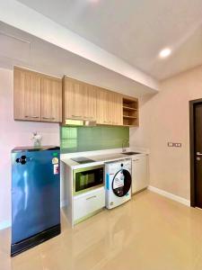 High Floor 32F l City & Distant Sea View l Jomtien