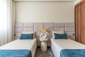 New, Luxury, Secure Apartment in Gueliz 2m