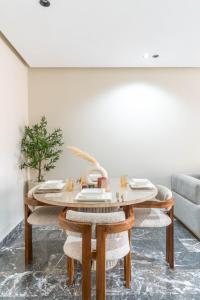 New, Luxury, Secure Apartment in Gueliz 2m
