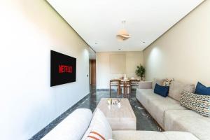 New, Luxury, Secure Apartment in Gueliz 2m