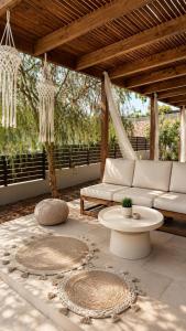 Seaside Breeze Villa - Beachfront, Private Pool, BBQ