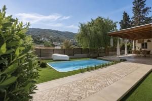 Seaside Breeze Villa - Beachfront, Private Pool, BBQ