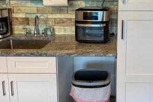 Pet-Friendly Gulfport Home: Walkable Location!