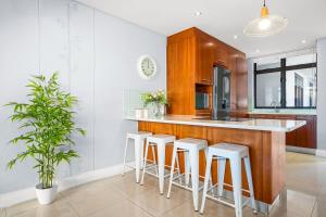 Eden on the Bay 129 by Host Agents