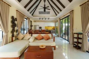3BR Eva Tropical Villa Private Pool Naiharn
