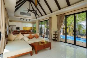 3BR Eva Tropical Villa Private Pool Naiharn