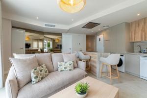 797 HOLIDAY RENTALS - Lujoso piso con piscina privada