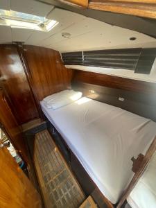 Floating nights on a Sailboat