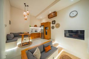 Bright Villa near Seminyak w- Pool - Baobab Villas 2 by TROPICALLY